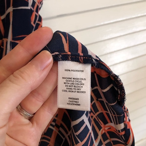 Workwear Sleeveless Button Down Blouse Bundle Medium - Picture 13 of 13